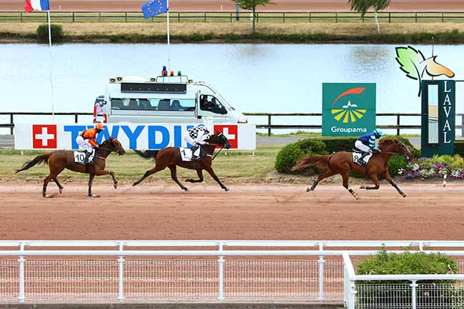 Photo d'arrivée de la course pmu PRIX DE PLOERMEL à LAVAL le Samedi 6 juin 2020