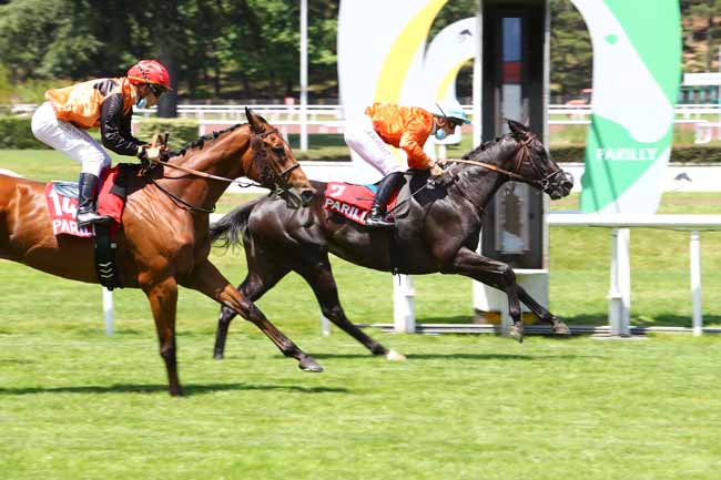 Photo d'arrivée de la course pmu PRIX FEDERATION DES COURSES DU CENTRE-EST à LYON-PARILLY le Lundi 22 juin 2020