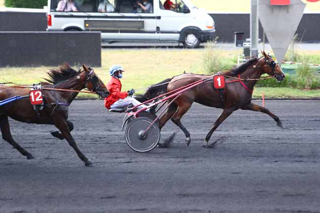 Photo d'arrivée de la course pmu PRIX EVA à PARIS-VINCENNES le Vendredi 26 juin 2020