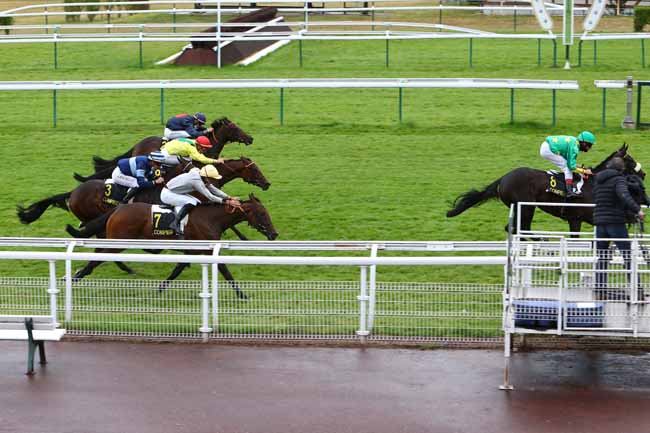 Photo d'arrivée de la course pmu PRIX DE FIRFOL à COMPIEGNE le Mercredi 1 juillet 2020