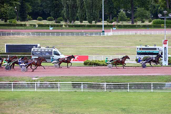 Photo d'arrivée de la course pmu PRIX DE LA MANCHE à ENGHIEN le Samedi 4 juillet 2020