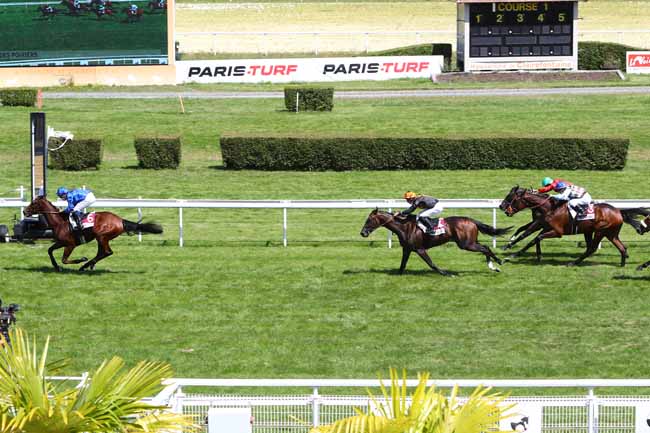 Photo d'arrivée de la course pmu PRIX DES POIRIERS à CLAIREFONTAINE le Mardi 7 juillet 2020