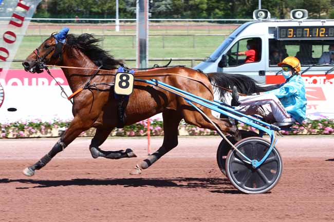 Photo d'arrivée de la course pmu PRIX DE SAINTE-MARIE-DU-MONT à CABOURG le Vendredi 10 juillet 2020
