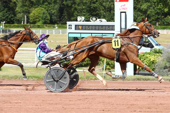 Photo d'arrivée de la course pmu PRIX DE ROMAINVILLE à ENGHIEN le Samedi 11 juillet 2020