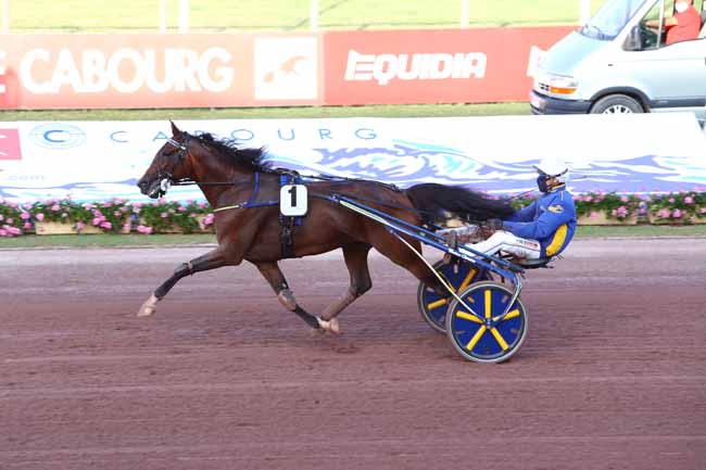 Photo d'arrivée de la course pmu GRAND PRIX DE LA VILLE DE CABOURG à CABOURG le Vendredi 17 juillet 2020