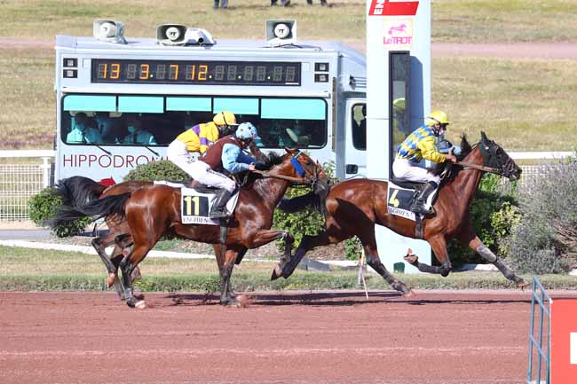 Photo d'arrivée de la course pmu PRIX DE LA PLACE D'IENA à ENGHIEN le Samedi 18 juillet 2020
