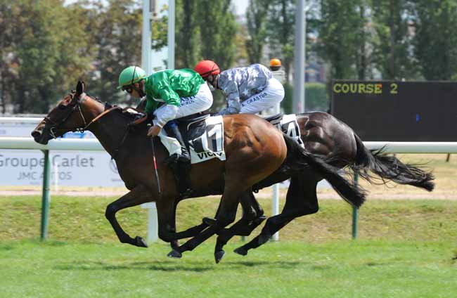 Photo d'arrivée de la course pmu PRIX DE POUILLY-LES-NONAINS à VICHY le Mardi 21 juillet 2020