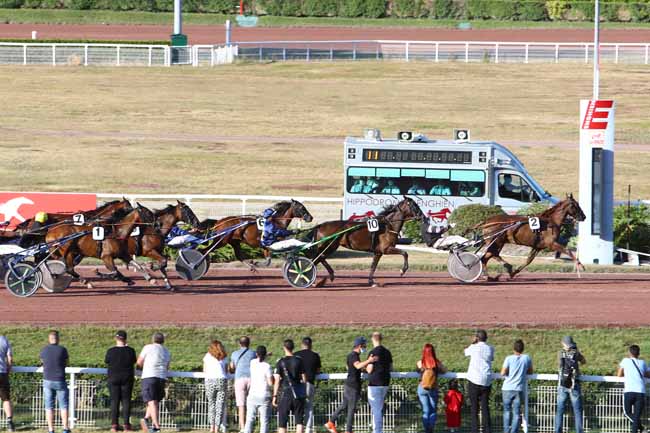 Photo d'arrivée de la course pmu PRIX DE CRESPIERES à ENGHIEN le Mercredi 22 juillet 2020