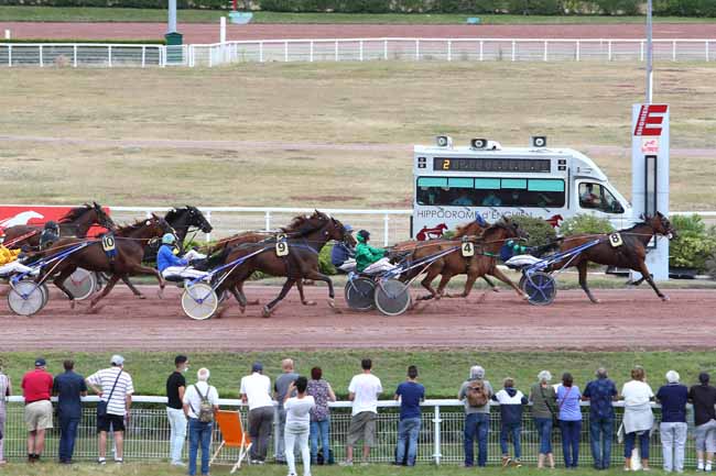 Photo d'arrivée de la course pmu PRIX DE L'HAY-LES-ROSES à ENGHIEN le Samedi 25 juillet 2020