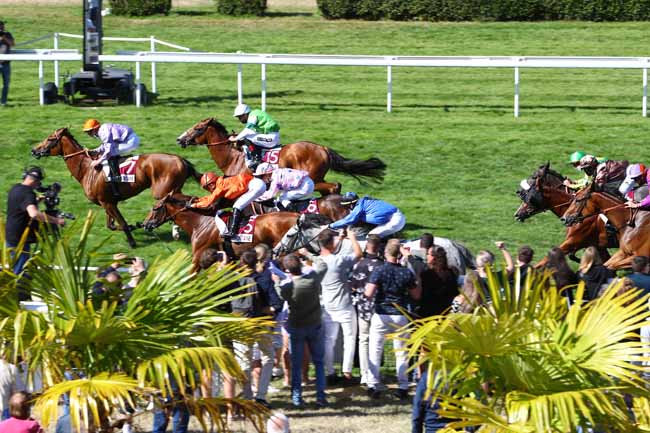 Photo d'arrivée de la course pmu PRIX DE BLANGY-LE-CHATEAU à CLAIREFONTAINE le Mardi 28 juillet 2020