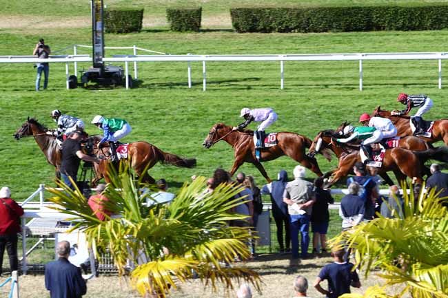 Photo d'arrivée de la course pmu PRIX DE FIERVILLE-LES-PARCS à CLAIREFONTAINE le Mardi 28 juillet 2020