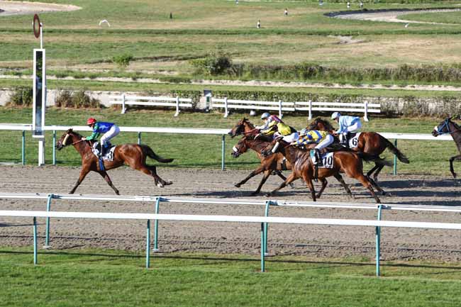 Photo d'arrivée de la course pmu PRIX DE FECAMP à DEAUVILLE le Jeudi 30 juillet 2020