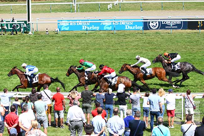 Photo d'arrivée de la course pmu PRIX INDEAUVILLE à DEAUVILLE le Dimanche 2 août 2020