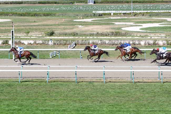 Photo d'arrivée de la course pmu PRIX DE LA CORNICHE à DEAUVILLE le Mardi 4 août 2020