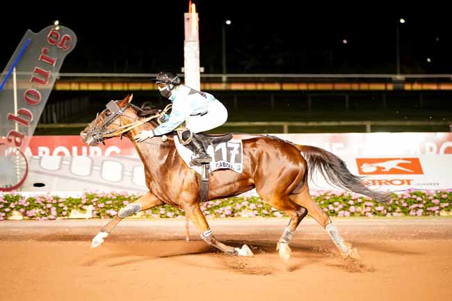Photo d'arrivée de la course pmu PRIX DES VERVEINES à CABOURG le Vendredi 7 août 2020