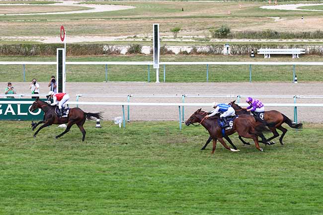 Photo d'arrivée de la course pmu PRIX HOCQUART LONGINES à DEAUVILLE le Samedi 8 août 2020