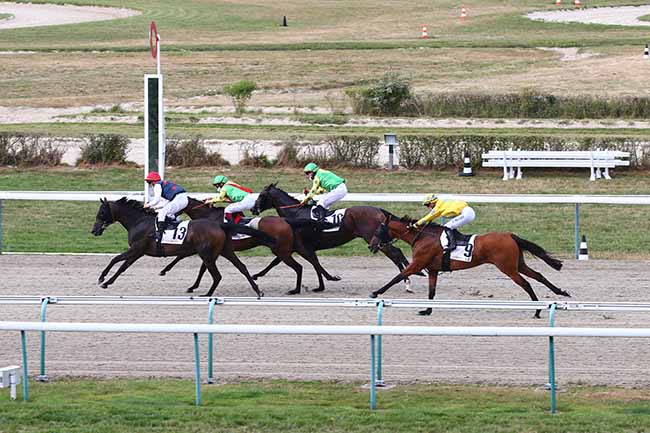 Photo d'arrivée de la course pmu PRIX CAVALASSUR à DEAUVILLE le Samedi 8 août 2020