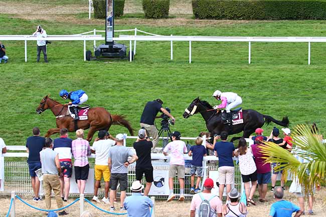 Photo d'arrivée de la course pmu PRIX DES BUVEURS D'AIR à CLAIREFONTAINE le Lundi 10 août 2020