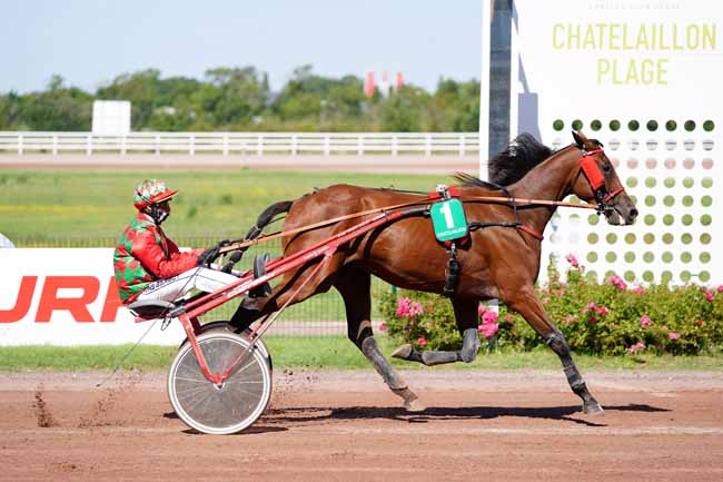 Photo d'arrivée de la course pmu PRIX DE LA VILLE DE CHATELAILLON-PLAGE à LA ROCHELLE-CHATELA. le Mercredi 2 septembre 2020