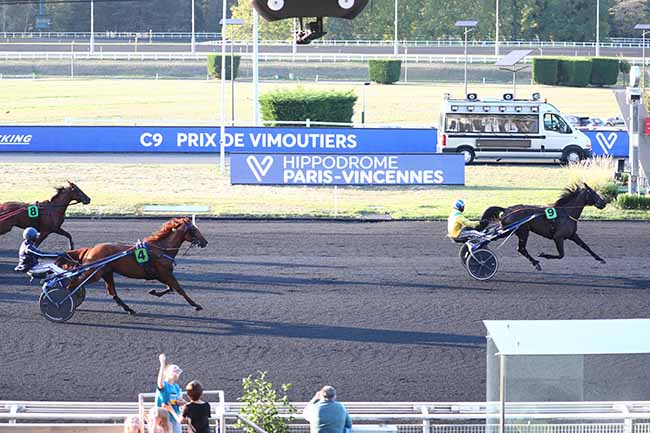 Photo d'arrivée de la course pmu PRIX DE VIMOUTIERS à PARIS-VINCENNES le Samedi 12 septembre 2020