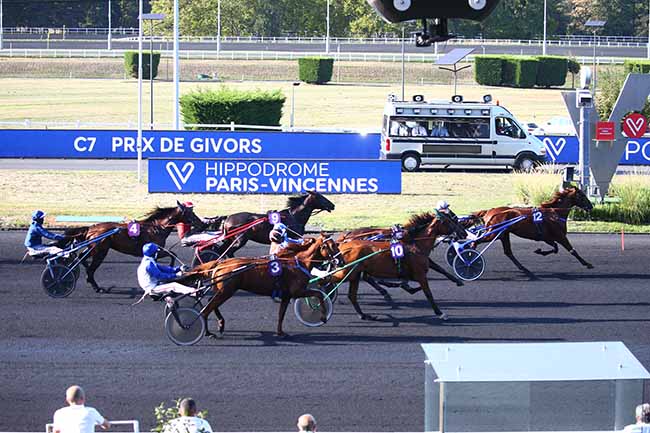 Photo d'arrivée de la course pmu PRIX DE GIVORS à PARIS-VINCENNES le Jeudi 17 septembre 2020