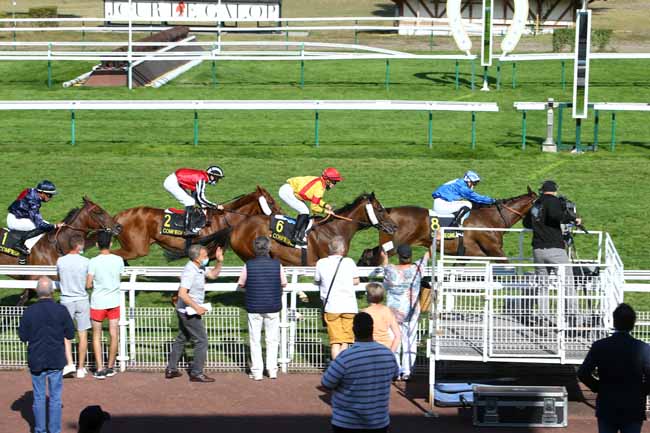 Photo d'arrivée de la course pmu PRIX DE JAUX à COMPIEGNE le Jeudi 17 septembre 2020