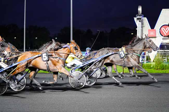Photo d'arrivée de la course pmu PRIX ANDROMEDA à PARIS-VINCENNES le Vendredi 2 octobre 2020