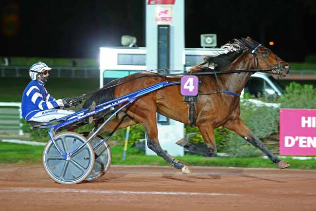 Photo d'arrivée de la course pmu PRIX DE LA SEINE-MARITIME à ENGHIEN le Jeudi 8 octobre 2020