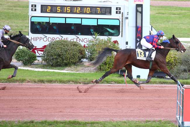 Photo d'arrivée de la course pmu PRIX DE LA PORTE D'IVRY à ENGHIEN le Lundi 12 octobre 2020