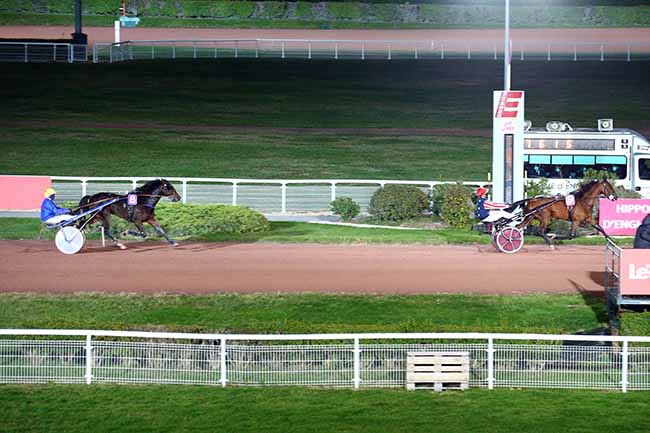 Photo d'arrivée de la course pmu PRIX DE RIBEMONT à ENGHIEN le Jeudi 15 octobre 2020