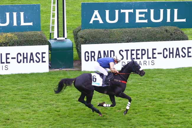 Photo d'arrivée de la course pmu PRIX MONTGOMERY - PRIX LE PARISIEN à AUTEUIL le Samedi 17 octobre 2020