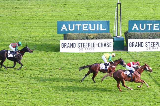 Photo d'arrivée de la course pmu PRIX FERDINAND RIANT à AUTEUIL le Samedi 17 octobre 2020