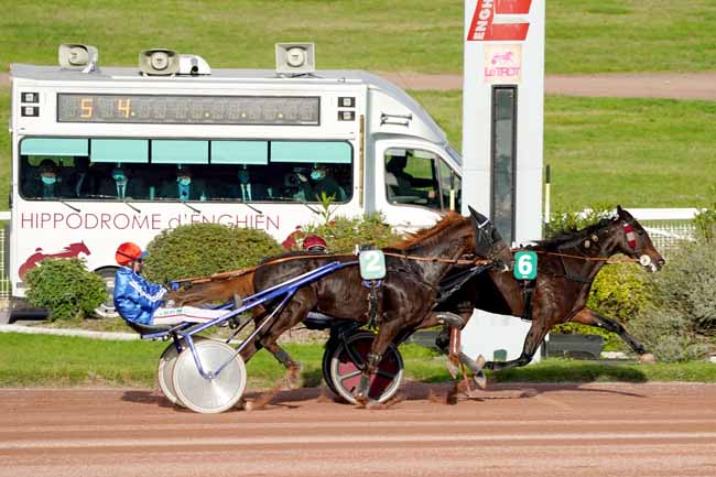 Photo d'arrivée de la course pmu PRIX DU PALAIS ROYAL à ENGHIEN le Lundi 19 octobre 2020