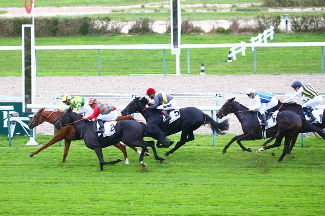 Photo d'arrivée de la course pmu PRIX DES RESERVOIRS à DEAUVILLE le Mardi 20 octobre 2020