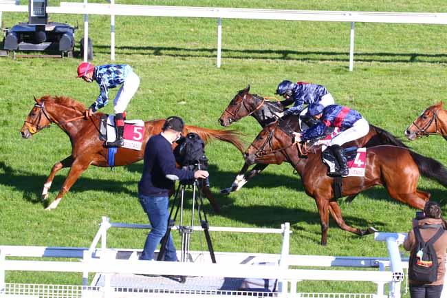 Photo d'arrivée de la course pmu PRIX DE FLEURIGNY à CLAIREFONTAINE le Vendredi 23 octobre 2020
