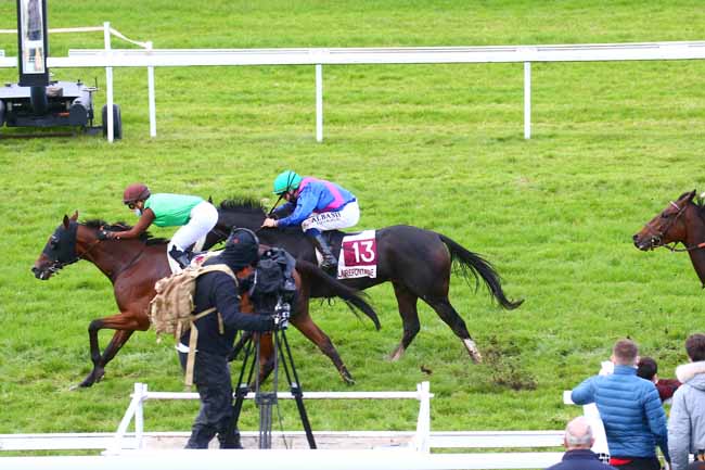Photo d'arrivée de la course pmu PRIX DE CALLENVILLE à CLAIREFONTAINE le Vendredi 23 octobre 2020