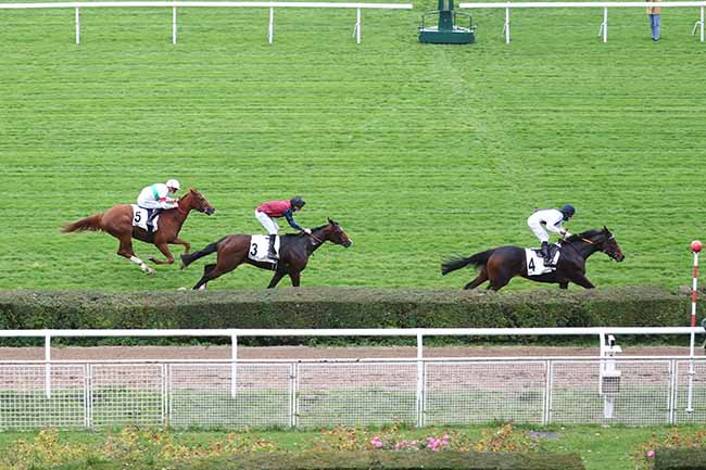 Photo d'arrivée de la course pmu PRIX PERTH à SAINT-CLOUD le Samedi 24 octobre 2020