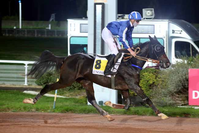 Photo d'arrivée de la course pmu PRIX DE L'HOTEL DES MONNAIES à ENGHIEN le Samedi 24 octobre 2020