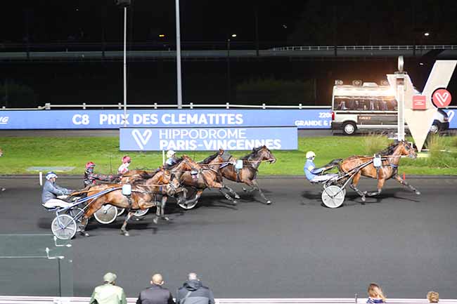 Photo d'arrivée de la course pmu PRIX DES CLEMATITES à PARIS-VINCENNES le Mercredi 28 octobre 2020