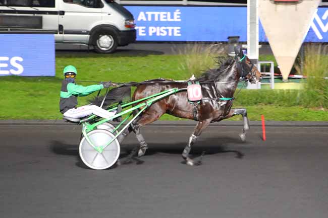 Photo d'arrivée de la course pmu PRIX AURORA à PARIS-VINCENNES le Vendredi 30 octobre 2020