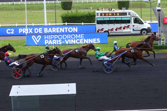 Photo d'arrivée de la course pmu PRIX DE BARENTON à PARIS-VINCENNES le Lundi 16 novembre 2020