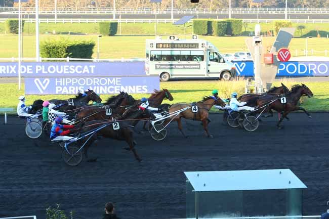 Photo d'arrivée de la course pmu PRIX DE PLOUESCAT à PARIS-VINCENNES le Jeudi 26 novembre 2020