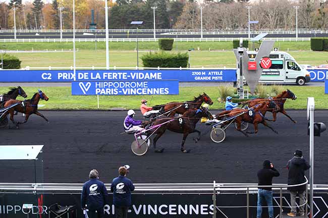 Photo d'arrivée de la course pmu PRIX DE LA FERTE-VIDAME à PARIS-VINCENNES le Mardi 1 décembre 2020