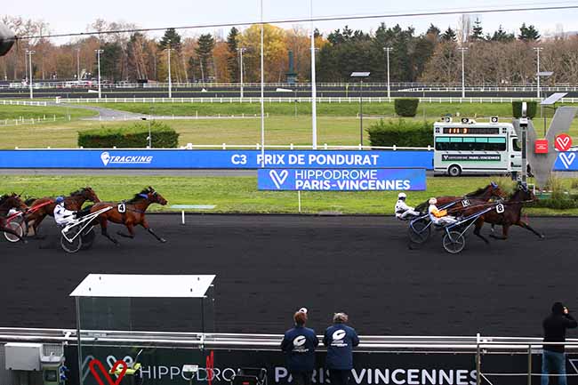 Photo d'arrivée de la course pmu PRIX DE PONDURAT à PARIS-VINCENNES le Mardi 1 décembre 2020