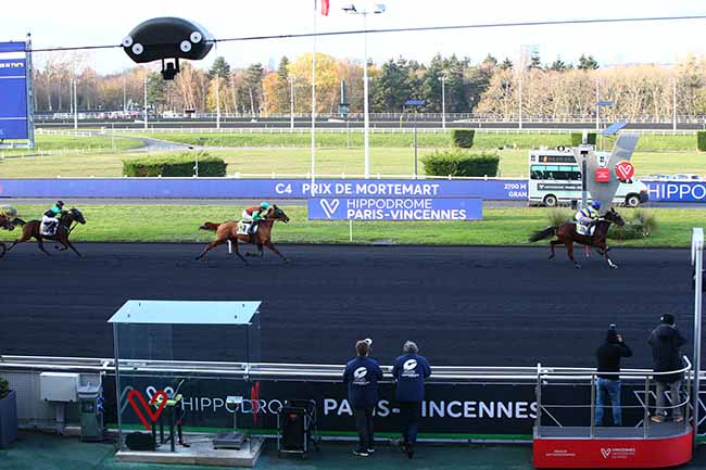 Photo d'arrivée de la course pmu PRIX DE MORTEMART à PARIS-VINCENNES le Mardi 1 décembre 2020