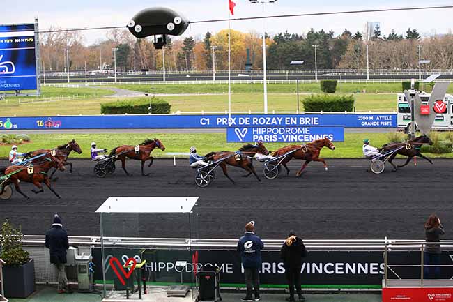 Photo d'arrivée de la course pmu PRIX DE ROZAY-EN-BRIE à PARIS-VINCENNES le Mercredi 2 décembre 2020