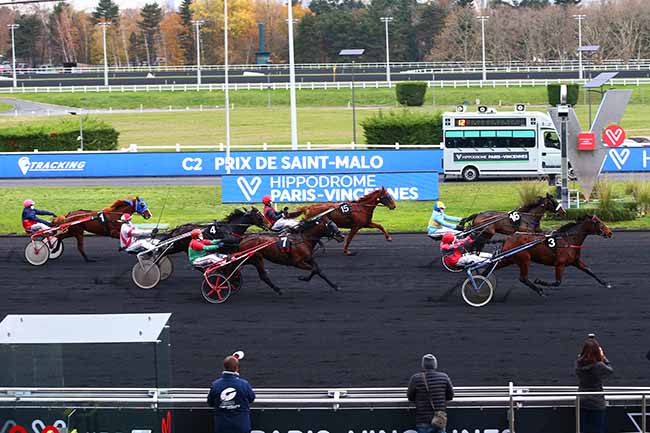 Photo d'arrivée de la course pmu PRIX DE SAINT-MALO à PARIS-VINCENNES le Mercredi 2 décembre 2020