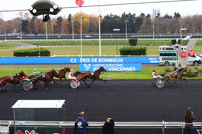 Photo d'arrivée de la course pmu PRIX DE BONNIEUX à PARIS-VINCENNES le Mercredi 2 décembre 2020