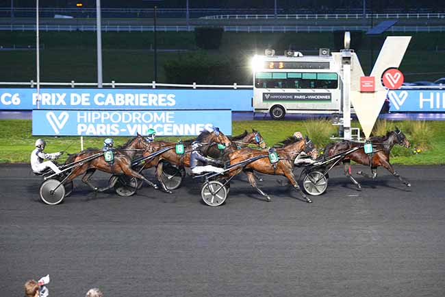 Photo d'arrivée de la course pmu PRIX DE CABRIERES à PARIS-VINCENNES le Jeudi 3 décembre 2020
