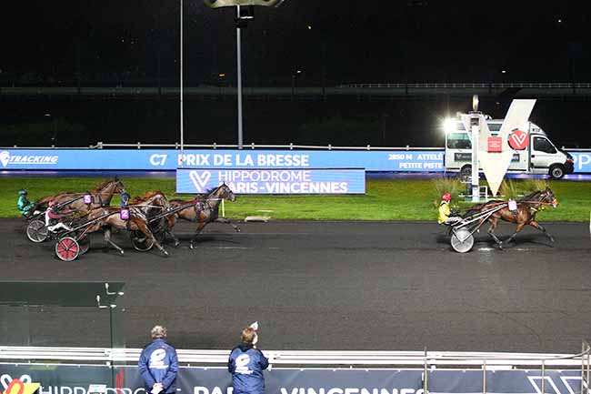 Photo d'arrivée de la course pmu PRIX DE LA BRESSE à PARIS-VINCENNES le Jeudi 3 décembre 2020